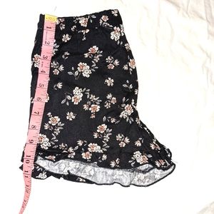 Last chance! Full Tilt Girl's Lightweight Shorts Black Floral Size M